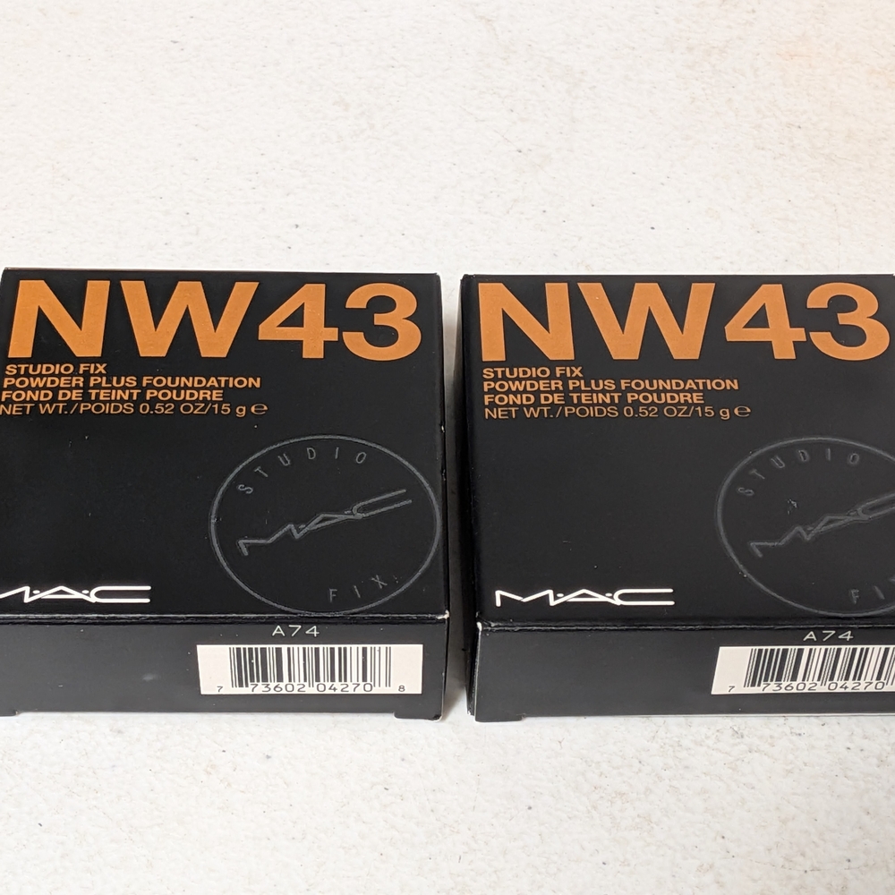 2 MAC Studio Fix Powder Plus Foundation NW43